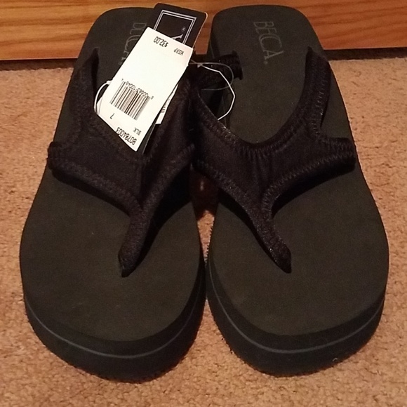 BECCA FLIP FLOPS NWT - Picture 1 of 4